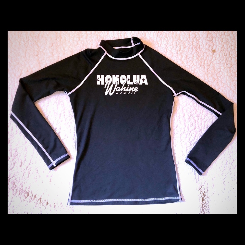 Hawaiian women’s rash guard surf shirt